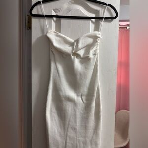 WHITE H&M SUMMER MINI DRESS WITH SMALL CUT OUT